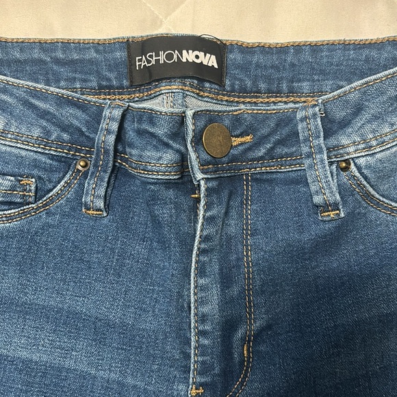 Women’s jeans - Picture 2 of 3